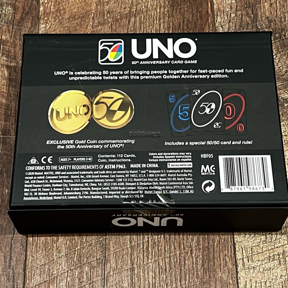 UNO 50th ANNIVERSARY CARD GAME - Picture 3 of 7